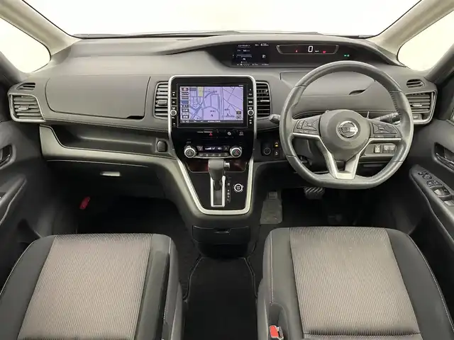 日産 セレナ ハイウェイスター 埼玉県 2017(平29)年 5.2万km ダイヤモンドブラック 純正９インチナビ　フリップダウンモニター　アラウンドビューモニター　ビルトインＥＴＣ　ドライブレコーダー　クルーズコントロール　純正アルミホイール　スマートキー　プッシュスタート　オートライト　地デジ