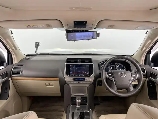トヨタ ランドクルーザー プラド TX Lパッケージ マットブラED 大分県 2023(令5)年 4.9万km ブラック 7人乗り/サンルーフ/寒冷地仕様/Toyota Safety Sense/・プリクラッシュセーフティ/・レーンディパーチャーアラート/（ヨーアシスト機能付）/・オートマチックハイビーム/・レーダークルーズコントロール（ブレーキ制御付）/・ロードサインアシスト/パーキングサポートブレーキ（前後方静止物）/社外9型ナビ　型式：X9NX/【フルセグTV、DVD再生可、BT対応、HDMI】/ステアリングスイッチ/バックカメラ/社外フリップダウンモニター/ビルトインETC/社外ドライブレコーダー（前後）/ベージュ革シート/・前席パワーシート/・前席シートヒーター/前席ベンチレーション/純正フロアマット/オートライト/LEDヘッドライト/LEDフォグ/クリアランスソナー/純正18インチアルミホイール/保証書