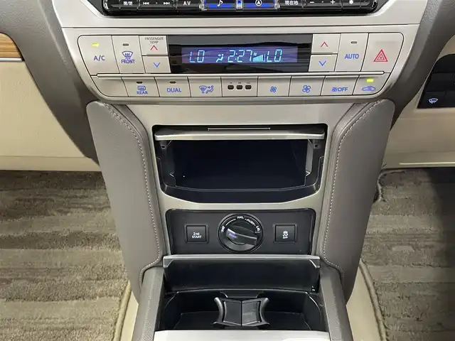 トヨタ ランドクルーザー プラド TX Lパッケージ マットブラED 大分県 2023(令5)年 4.9万km ブラック 7人乗り/サンルーフ/寒冷地仕様/Toyota Safety Sense/・プリクラッシュセーフティ/・レーンディパーチャーアラート/（ヨーアシスト機能付）/・オートマチックハイビーム/・レーダークルーズコントロール（ブレーキ制御付）/・ロードサインアシスト/パーキングサポートブレーキ（前後方静止物）/社外9型ナビ　型式：X9NX/【フルセグTV、DVD再生可、BT対応、HDMI】/ステアリングスイッチ/バックカメラ/社外フリップダウンモニター/ビルトインETC/社外ドライブレコーダー（前後）/ベージュ革シート/・前席パワーシート/・前席シートヒーター/前席ベンチレーション/純正フロアマット/オートライト/LEDヘッドライト/LEDフォグ/クリアランスソナー/純正18インチアルミホイール/保証書