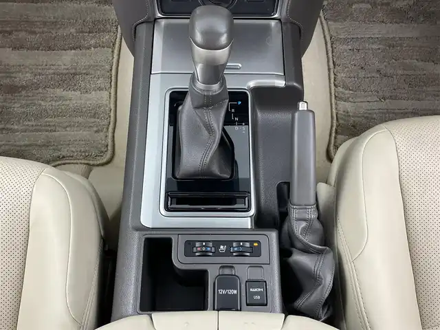 トヨタ ランドクルーザー プラド TX Lパッケージ マットブラED 大分県 2023(令5)年 4.9万km ブラック 7人乗り/サンルーフ/寒冷地仕様/Toyota Safety Sense/・プリクラッシュセーフティ/・レーンディパーチャーアラート/（ヨーアシスト機能付）/・オートマチックハイビーム/・レーダークルーズコントロール（ブレーキ制御付）/・ロードサインアシスト/パーキングサポートブレーキ（前後方静止物）/社外9型ナビ　型式：X9NX/【フルセグTV、DVD再生可、BT対応、HDMI】/ステアリングスイッチ/バックカメラ/社外フリップダウンモニター/ビルトインETC/社外ドライブレコーダー（前後）/ベージュ革シート/・前席パワーシート/・前席シートヒーター/前席ベンチレーション/純正フロアマット/オートライト/LEDヘッドライト/LEDフォグ/クリアランスソナー/純正18インチアルミホイール/保証書