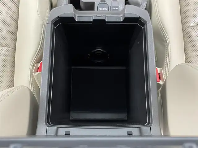 トヨタ ランドクルーザー プラド TX Lパッケージ マットブラED 大分県 2023(令5)年 4.9万km ブラック 7人乗り/サンルーフ/寒冷地仕様/Toyota Safety Sense/・プリクラッシュセーフティ/・レーンディパーチャーアラート/（ヨーアシスト機能付）/・オートマチックハイビーム/・レーダークルーズコントロール（ブレーキ制御付）/・ロードサインアシスト/パーキングサポートブレーキ（前後方静止物）/社外9型ナビ　型式：X9NX/【フルセグTV、DVD再生可、BT対応、HDMI】/ステアリングスイッチ/バックカメラ/社外フリップダウンモニター/ビルトインETC/社外ドライブレコーダー（前後）/ベージュ革シート/・前席パワーシート/・前席シートヒーター/前席ベンチレーション/純正フロアマット/オートライト/LEDヘッドライト/LEDフォグ/クリアランスソナー/純正18インチアルミホイール/保証書