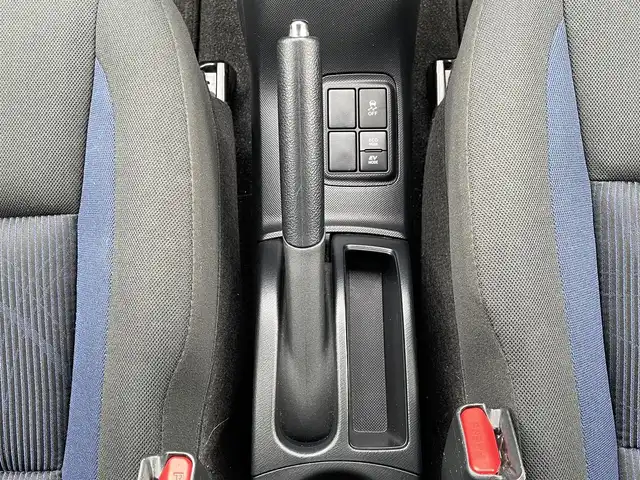 トヨタ アクア S 島根県 2019(令1)年 5.7万km スーパーホワイトⅡ トヨタセーフティセンス/・プリクラッシュセーフティ/・オートマチックハイビーム /・LDA/純正ナビ/CD/ワンセグTV/Bluetooth/バックカメラ/オートライト/スマートキー/スペアキー /プッシュスタート /フロアマット/コーナーセンサー