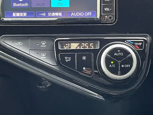 トヨタ アクア S 島根県 2019(令1)年 5.7万km スーパーホワイトⅡ トヨタセーフティセンス/・プリクラッシュセーフティ/・オートマチックハイビーム /・LDA/純正ナビ/CD/ワンセグTV/Bluetooth/バックカメラ/オートライト/スマートキー/スペアキー /プッシュスタート /フロアマット/コーナーセンサー