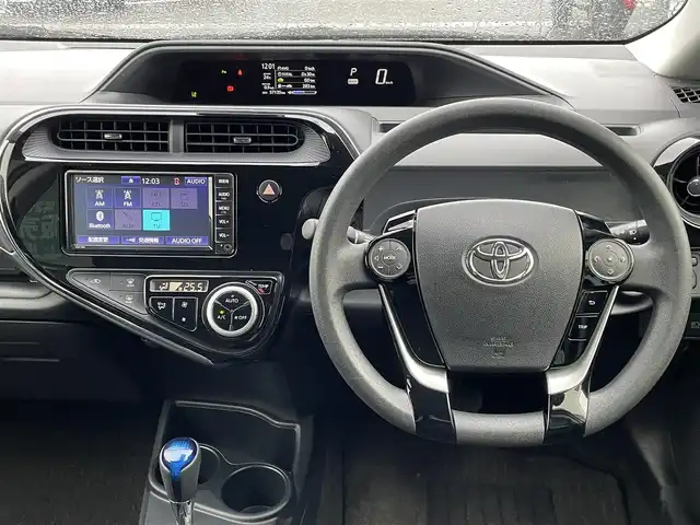 トヨタ アクア S 島根県 2019(令1)年 5.7万km スーパーホワイトⅡ トヨタセーフティセンス/・プリクラッシュセーフティ/・オートマチックハイビーム /・LDA/純正ナビ/CD/ワンセグTV/Bluetooth/バックカメラ/オートライト/スマートキー/スペアキー /プッシュスタート /フロアマット/コーナーセンサー