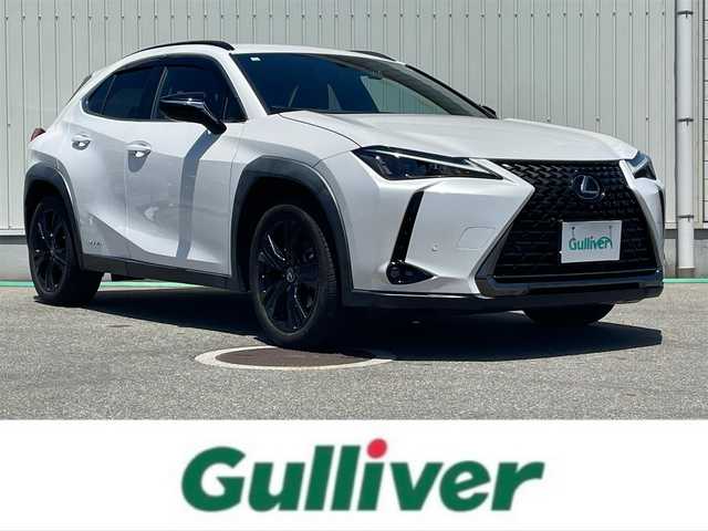 レクサス ＵＸ 富山県 2020(令2)年 5.1万km ソニッククォーツ メーカーナビ/パノラミックビューモニター/フルセグＴＶ/Blu-ray再生/DVD再生/Bluetooth/革シート/セーフティセンス/シートヒータ/パワーシート/パワーバックドア/レーダークルーズコントロール/レーンディパーチャーアラート/ブラインドスポットモニター/オートマチックハイビーム/コーナーセンサー/LEDオートライト/LEDフォグライト/スマートキー/プッシュスタートエンジン