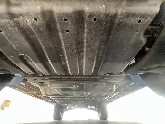 三菱 パジェロ ロング エクシード 秋田県 2012(平24)年 13.4万km ウォームホワイトパール ４WD/ターボ/社外メモリナビ/フルセグ/バックカメラ/社外17インチアルミ（夏タイヤ装着）/MTモード付AT/クルーズコントロール追従走行無/ステアリングスイッチ/前席シートヒーター/センターデフロック/ビルトインETC/ディーゼル微粒子フィルター/ルーフキャリア/ヒッチメンバー/100V充電/純正フロアマット/純正ドアバイザー/オートライト/オートエアコン/パワーステアリング/パワーウィンドウ/横滑り防止/盗難防止装置/電動格納ウィンカーミラー/キーレスエントリー/保証書/取扱説明書/記録簿