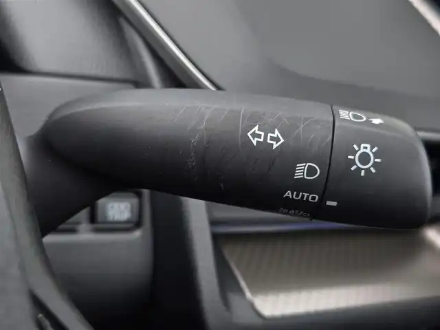 トヨタ プリウス Z 鹿児島県 2024(令6)年 0.8万km グレー レーダークルーズコントロール　/パーキングアシスト　/アラウンドビューモニター　/ステアリングヒーター　/D+N席ヒートシーター/D+N席ベンチレーション　/ワイヤレス充電　/ビルトインＥＴＣ２．０　/パワーバックドア/D+N席パワーシート/D席シートメモリー/トヨタセーフティセンス/純正メモリーナビ/Bluetoothオーディオ/フルセグテレビ/純正アルミホイール(19インチ)/前後コーナーセンサー/前方ドライブレコーダー/レーンキープアシスト/プッシュスタート/スマートキー