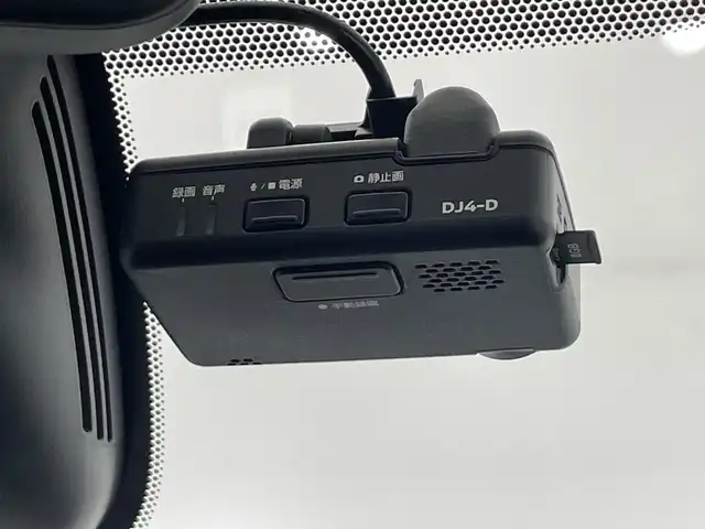 日産 セレナ e－パワー ハイウェイスター V 栃木県 2020(令2)年 5.4万km ブリリアントホワイトパール 純正SDナビ【MM319D-W】/（CD/DVD/フルセグTV/Bluetooth/SD/AUX）/全方位カメラ/純正サイド＆リアアンダーエアロ/コーナーセンサー/ETC/前方ドライブレコーダー【DJ4-D】/両側パワースライドドア/ハンズフリースライドドア/禁煙車/オートライト/LEDヘッドライト/横滑り防止装置/フォグランプ/スマートキー/プッシュスタート/ステアリングスイッチ/ウィンカーミラー/純正15インチアルミホイール/純正フロアマット/ドアバイザー/シートバックテーブル/BSM