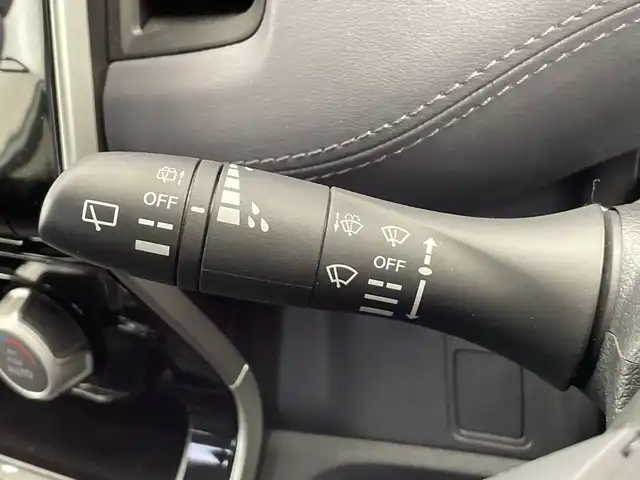 日産 セレナ e－パワー ハイウェイスター V 栃木県 2020(令2)年 5.4万km ブリリアントホワイトパール 純正SDナビ【MM319D-W】/（CD/DVD/フルセグTV/Bluetooth/SD/AUX）/全方位カメラ/純正サイド＆リアアンダーエアロ/コーナーセンサー/ETC/前方ドライブレコーダー【DJ4-D】/両側パワースライドドア/ハンズフリースライドドア/禁煙車/オートライト/LEDヘッドライト/横滑り防止装置/フォグランプ/スマートキー/プッシュスタート/ステアリングスイッチ/ウィンカーミラー/純正15インチアルミホイール/純正フロアマット/ドアバイザー/シートバックテーブル/BSM