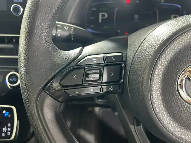 トヨタ アクア X 佐賀県 2021(令3)年 5.6万km プラチナホワイトパールマイカ 純正７インチナビ/（USB/Bluetooth）/全方位カメラ/衝突被害軽減ブレーキ/レーンアシスト/コーナーセンサー/ブラインドスポットモニター/追従型クルーズコントロール/純正ＬＥＤヘッドライト/オートハイビーム/ビルトインＥＴＣ/純正フロアマット/横滑り防止装置