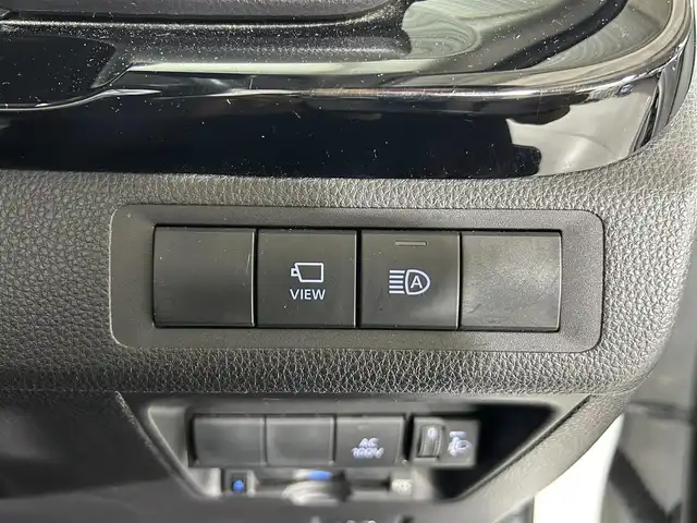 トヨタ アクア X 佐賀県 2021(令3)年 5.6万km プラチナホワイトパールマイカ 純正７インチナビ/（USB/Bluetooth）/全方位カメラ/衝突被害軽減ブレーキ/レーンアシスト/コーナーセンサー/ブラインドスポットモニター/追従型クルーズコントロール/純正ＬＥＤヘッドライト/オートハイビーム/ビルトインＥＴＣ/純正フロアマット/横滑り防止装置