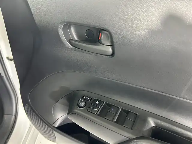 トヨタ アクア X 佐賀県 2021(令3)年 5.6万km プラチナホワイトパールマイカ 純正７インチナビ/（USB/Bluetooth）/全方位カメラ/衝突被害軽減ブレーキ/レーンアシスト/コーナーセンサー/ブラインドスポットモニター/追従型クルーズコントロール/純正ＬＥＤヘッドライト/オートハイビーム/ビルトインＥＴＣ/純正フロアマット/横滑り防止装置