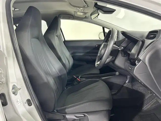 トヨタ アクア X 佐賀県 2021(令3)年 5.6万km プラチナホワイトパールマイカ 純正７インチナビ/（USB/Bluetooth）/全方位カメラ/衝突被害軽減ブレーキ/レーンアシスト/コーナーセンサー/ブラインドスポットモニター/追従型クルーズコントロール/純正ＬＥＤヘッドライト/オートハイビーム/ビルトインＥＴＣ/純正フロアマット/横滑り防止装置