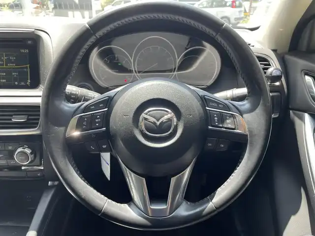 マツダ ＣＸ－５ XD Lパッケージ 兵庫県 2016(平28)年 10.4万km ジェットブラックマイカ (株)IDOMが運営する【じしゃロン西宮店】の自社ローン専用車両になります。こちらは現金またはオートローンご利用時の価格です。自社ローンご希望の方は別途その旨お申付け下さい/＊ETC/＊アイドリングストップ/＊クルーズコントロールあり/＊USBあり/＊バックカメラ/＊フルセグ/＊レザーシート/＊パワーシート/＊シートヒーター/＊コーナーセンサーあり/＊横滑り防止装置/＊レーンキープアシスト/＊オートライト/＊LEDライト
