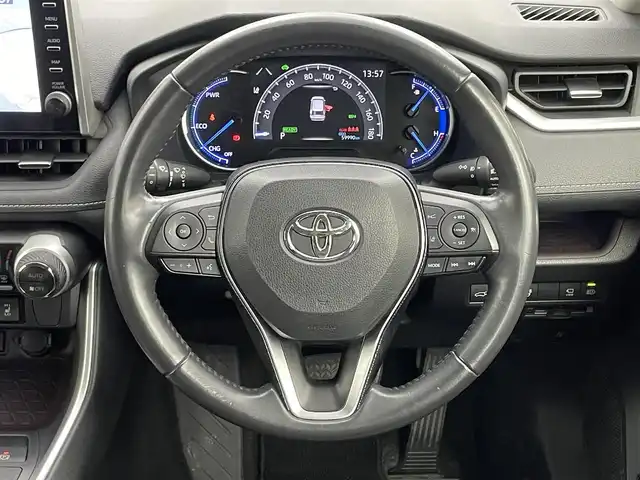 トヨタ ＲＡＶ４ ハイブリットG 岡山県 2020(令2)年 6万km ホワイトパールクリスタルシャイン 純正デイスプレイオーディオ/（BT/AMFM/Carplay)/全方位カメラ/サンルーフ/パワーバックドア/D席パワーシート/シートメモリー/シートヒーター/ハンドルヒーター/ドライブレコーダー/ルーフレール/コーナーセンサー/ETC2.0/USB