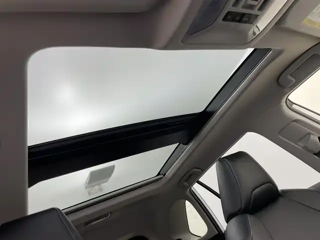 トヨタ ＲＡＶ４ ハイブリットG 岡山県 2020(令2)年 6万km ホワイトパールクリスタルシャイン 純正デイスプレイオーディオ/（BT/AMFM/Carplay)/全方位カメラ/サンルーフ/パワーバックドア/D席パワーシート/シートメモリー/シートヒーター/ハンドルヒーター/ドライブレコーダー/ルーフレール/コーナーセンサー/ETC2.0/USB
