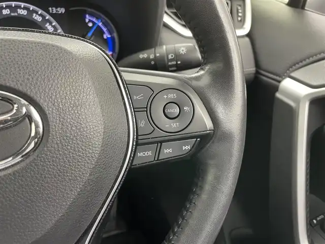 トヨタ ＲＡＶ４ ハイブリットG 岡山県 2020(令2)年 6万km ホワイトパールクリスタルシャイン 純正デイスプレイオーディオ/（BT/AMFM/Carplay)/全方位カメラ/サンルーフ/パワーバックドア/D席パワーシート/シートメモリー/シートヒーター/ハンドルヒーター/ドライブレコーダー/ルーフレール/コーナーセンサー/ETC2.0/USB