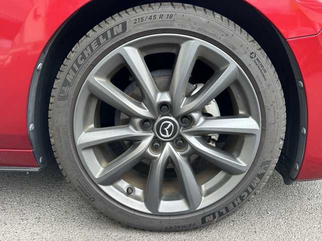 マツダ マツダ３ファストバック 15S ツーリング 大分県 2019(令1)年 3.7万km ソウルレッドクリスタルM ワンオーナー/全方位カメラ/純正ディスプレイオーディオ/フルセグTV/Bluetooth/純正ビルトインETC/純正18インチアルミホイール/純正LEDヘッドライト/オートライト/オートマッチックハイビーム/オートワイパワー/革巻きステアリング/ステアリングリモコン/衝突被害軽減システム/コーナーセンサー/5月3日から5月7日までお休みの為、書類発送及び車両搬出は5月8日以降になります。