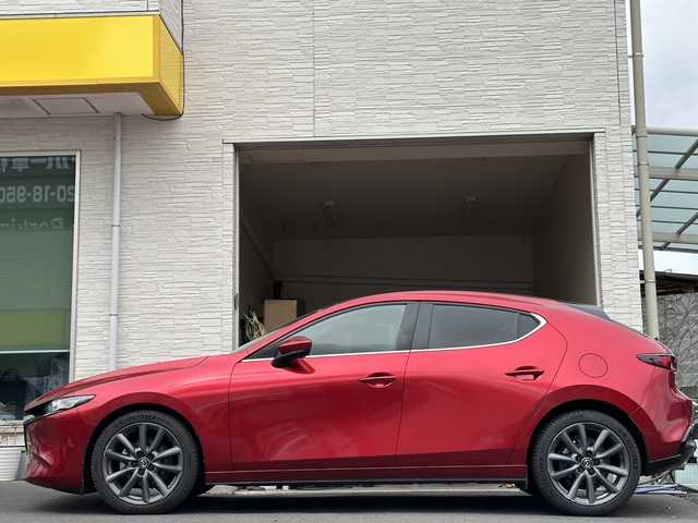 マツダ マツダ３ファストバック 15S ツーリング 大分県 2019(令1)年 3.7万km ソウルレッドクリスタルM ワンオーナー/全方位カメラ/純正ディスプレイオーディオ/フルセグTV/Bluetooth/純正ビルトインETC/純正18インチアルミホイール/純正LEDヘッドライト/オートライト/オートマッチックハイビーム/オートワイパワー/革巻きステアリング/ステアリングリモコン/衝突被害軽減システム/コーナーセンサー/5月3日から5月7日までお休みの為、書類発送及び車両搬出は5月8日以降になります。