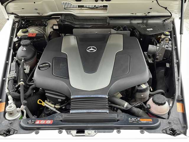 メルセデス・ベンツ ゲレンデヴァーゲン Ｇ３５０ｄ 佐賀県 2016(平28)年 8.1万km ポーラホワイト ラグジュアリーパッケージ/harman/kardonサウンドシステム/サンルーフ/純正ナビゲーションシステム/フルセグTV/バックカメラ/ブラインドスポットアシスト/ブラックレザーシート/シートヒーター/メモリ機能付きパワーシート/オートライト/パドルシフト/サイドストリップライン/社外ヘッドライト/社外バンパー/社外20インチAW/ETC/純正フロアマット