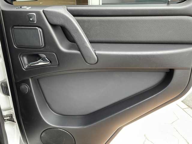 メルセデス・ベンツ ゲレンデヴァーゲン Ｇ３５０ｄ 佐賀県 2016(平28)年 8.1万km ポーラホワイト ラグジュアリーパッケージ/harman/kardonサウンドシステム/サンルーフ/純正ナビゲーションシステム/フルセグTV/バックカメラ/ブラインドスポットアシスト/ブラックレザーシート/シートヒーター/メモリ機能付きパワーシート/オートライト/パドルシフト/サイドストリップライン/社外ヘッドライト/社外バンパー/社外20インチAW/ETC/純正フロアマット