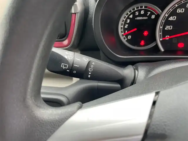 トヨタ パッソ モーダ　S 愛媛県 2016(平28)年 5.7万km パールホワイトⅢ 禁煙車/登録時走行距離56855km/純正ナビCD/ワンセグTV/Bluetooth/バックカメラ/ETC/衝突軽減ブレーキ/横滑り防止装置/前後コーナーセンサー/オートライト/LEDヘッドライト/フォグランプ/オートエアコン/スマートキー/プッシュスタートボタン/純正フロアマット/スペアキー/スタッドレスタイヤ車載