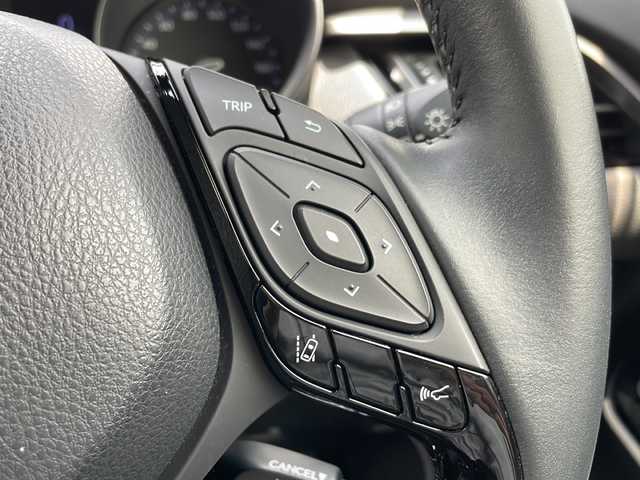 トヨタ Ｃ－ＨＲ G 神奈川県 2019(令1)年 5.9万km ブラック/エモーショナルレッドⅡ 2トーン 純正ナビ /ワンセグ/Bluetooth/レーダークルーズコントロール　/バックカメラ　/レーンキープアシスト　/シートヒーターD+N席　/LEDヘッドライト　/オートライト　/オートマチックハイビーム　/ビルドインETC　/スマートキー/プッシュスタート/純正フロアマット/純正AW/ABS/横滑り防止装置/Wエアバック/カーテンエアバックワンセグテレビ