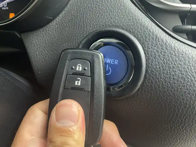 トヨタ Ｃ－ＨＲ G 群馬県 2019(令1)年 5.9万km ブラック/エモーショナルレッドⅡ 2トーン 純正８型ナビ　フルセグＴＶ　ブラインドスポットモニター　アダクティブクルーズコントロール　ハーフレザーシート　前席シートヒーター　ステアリングスイッチ　ＬＥＤライト　ＥＴＣ　スマートキー　禁煙車