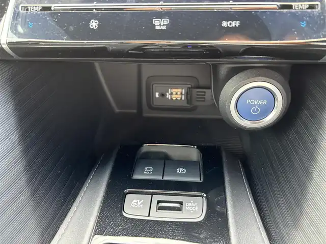 トヨタ ハリアー ハイブリッド Z 福岡県 2020(令2)年 2.1万km ホワイトパールクリスタルシャイン トヨタセーフティセンス/バックカメラ/アラウンドビューカメラ/コーナーセンサー/レーンキープアシスト/BT/フルセグTV/純正ナビ/USB端子/ETC2.0/純正フロアマット/純正アルミホイール/プッシュスタート/スマートキー/オートライト/オートハイビーム/LEDヘッド