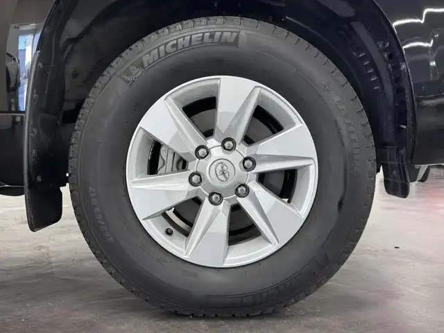 トヨタ ランドクルーザー プラド TX Lパッケージ 三重県 2022(令4)年 2万km ブラック ガソリン/パートタイム4WD/MTモード付フロア6AT/カロッツェリア 9インチ『楽ナビ』 AVIC-RL812/（CD/DVD/MSV/SD/FM/AM/TV/Bluetooth/iPod/USB/HDMI/AUX）/バックカメラ/ドライブレコーダー 前後/ビルトイン ETC2.0/Toyota Safety Sense/・プリクラッシュセーフティ［PCS］/・レーンディパーチャーアラート［LDA］/・レーダークルーズ/・オートハイビーム［AHB］/・インテリジェントクリアランスソナー（パーキングサポートブレーキ（静止物））/・ロードサインアシスト［RSA］/・先行車発進告知機能/装備/・【DOP】デジタルインナーミラー/・【OP】電動ムーンルーフ/・本革シート（ブラック）/・シートヒーター/ベンチレーション（D/N）/・パワーシート（D8way&ランバーサポート/N4way）/・オートライト/・LED ヘッドランプ＆フロントフォグランプ/・雨滴感応式フロントワイパー/・純正 17inAW/・プッシュスタート/・スマートキーx1/など
