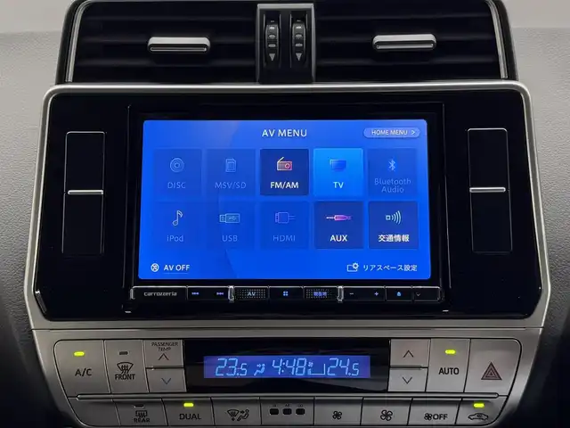 トヨタ ランドクルーザー プラド TX Lパッケージ 三重県 2022(令4)年 2万km ブラック ガソリン/パートタイム4WD/MTモード付フロア6AT/カロッツェリア 9インチ『楽ナビ』 AVIC-RL812/（CD/DVD/MSV/SD/FM/AM/TV/Bluetooth/iPod/USB/HDMI/AUX）/バックカメラ/ドライブレコーダー 前後/ビルトイン ETC2.0/Toyota Safety Sense/・プリクラッシュセーフティ［PCS］/・レーンディパーチャーアラート［LDA］/・レーダークルーズ/・オートハイビーム［AHB］/・インテリジェントクリアランスソナー（パーキングサポートブレーキ（静止物））/・ロードサインアシスト［RSA］/・先行車発進告知機能/装備/・【DOP】デジタルインナーミラー/・【OP】電動ムーンルーフ/・本革シート（ブラック）/・シートヒーター/ベンチレーション（D/N）/・パワーシート（D8way&ランバーサポート/N4way）/・オートライト/・LED ヘッドランプ＆フロントフォグランプ/・雨滴感応式フロントワイパー/・純正 17inAW/・プッシュスタート/・スマートキーx1/など