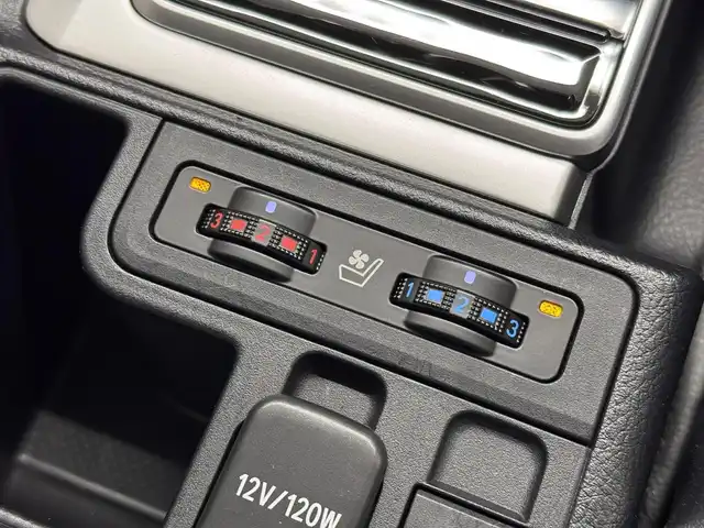 トヨタ ランドクルーザー プラド TX Lパッケージ 三重県 2022(令4)年 2万km ブラック ガソリン/パートタイム4WD/MTモード付フロア6AT/カロッツェリア 9インチ『楽ナビ』 AVIC-RL812/（CD/DVD/MSV/SD/FM/AM/TV/Bluetooth/iPod/USB/HDMI/AUX）/バックカメラ/ドライブレコーダー 前後/ビルトイン ETC2.0/Toyota Safety Sense/・プリクラッシュセーフティ［PCS］/・レーンディパーチャーアラート［LDA］/・レーダークルーズ/・オートハイビーム［AHB］/・インテリジェントクリアランスソナー（パーキングサポートブレーキ（静止物））/・ロードサインアシスト［RSA］/・先行車発進告知機能/装備/・【DOP】デジタルインナーミラー/・【OP】電動ムーンルーフ/・本革シート（ブラック）/・シートヒーター/ベンチレーション（D/N）/・パワーシート（D8way&ランバーサポート/N4way）/・オートライト/・LED ヘッドランプ＆フロントフォグランプ/・雨滴感応式フロントワイパー/・純正 17inAW/・プッシュスタート/・スマートキーx1/など