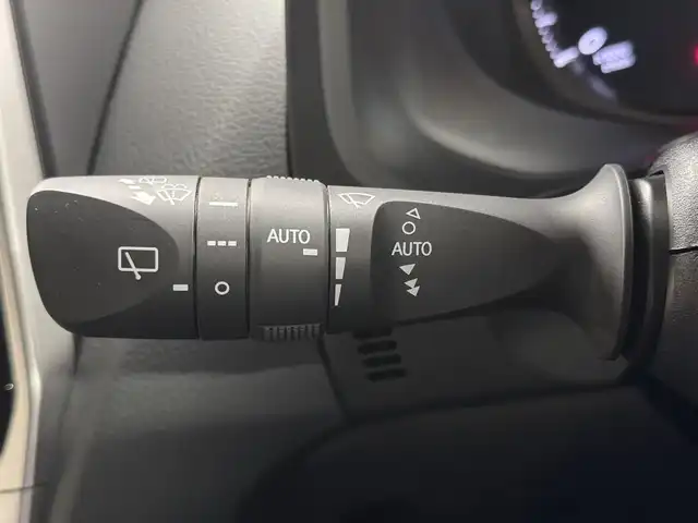 トヨタ ランドクルーザー プラド TX Lパッケージ 三重県 2022(令4)年 2万km ブラック ガソリン/パートタイム4WD/MTモード付フロア6AT/カロッツェリア 9インチ『楽ナビ』 AVIC-RL812/（CD/DVD/MSV/SD/FM/AM/TV/Bluetooth/iPod/USB/HDMI/AUX）/バックカメラ/ドライブレコーダー 前後/ビルトイン ETC2.0/Toyota Safety Sense/・プリクラッシュセーフティ［PCS］/・レーンディパーチャーアラート［LDA］/・レーダークルーズ/・オートハイビーム［AHB］/・インテリジェントクリアランスソナー（パーキングサポートブレーキ（静止物））/・ロードサインアシスト［RSA］/・先行車発進告知機能/装備/・【DOP】デジタルインナーミラー/・【OP】電動ムーンルーフ/・本革シート（ブラック）/・シートヒーター/ベンチレーション（D/N）/・パワーシート（D8way&ランバーサポート/N4way）/・オートライト/・LED ヘッドランプ＆フロントフォグランプ/・雨滴感応式フロントワイパー/・純正 17inAW/・プッシュスタート/・スマートキーx1/など