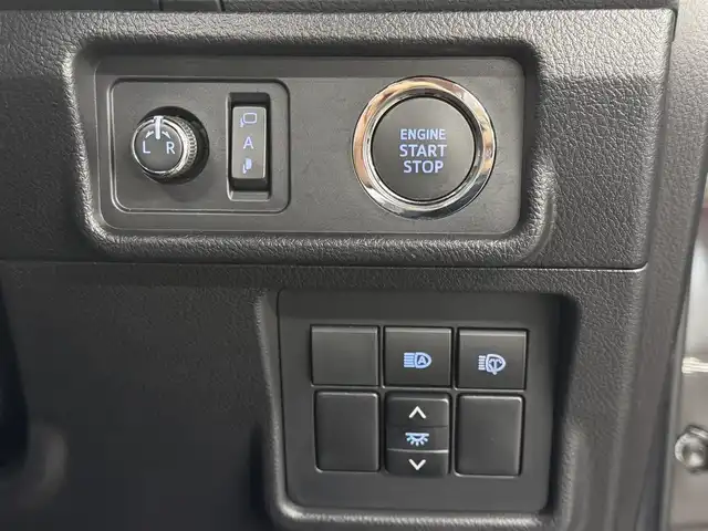 トヨタ ランドクルーザー プラド TX Lパッケージ 三重県 2022(令4)年 2万km ブラック ガソリン/パートタイム4WD/MTモード付フロア6AT/カロッツェリア 9インチ『楽ナビ』 AVIC-RL812/（CD/DVD/MSV/SD/FM/AM/TV/Bluetooth/iPod/USB/HDMI/AUX）/バックカメラ/ドライブレコーダー 前後/ビルトイン ETC2.0/Toyota Safety Sense/・プリクラッシュセーフティ［PCS］/・レーンディパーチャーアラート［LDA］/・レーダークルーズ/・オートハイビーム［AHB］/・インテリジェントクリアランスソナー（パーキングサポートブレーキ（静止物））/・ロードサインアシスト［RSA］/・先行車発進告知機能/装備/・【DOP】デジタルインナーミラー/・【OP】電動ムーンルーフ/・本革シート（ブラック）/・シートヒーター/ベンチレーション（D/N）/・パワーシート（D8way&ランバーサポート/N4way）/・オートライト/・LED ヘッドランプ＆フロントフォグランプ/・雨滴感応式フロントワイパー/・純正 17inAW/・プッシュスタート/・スマートキーx1/など