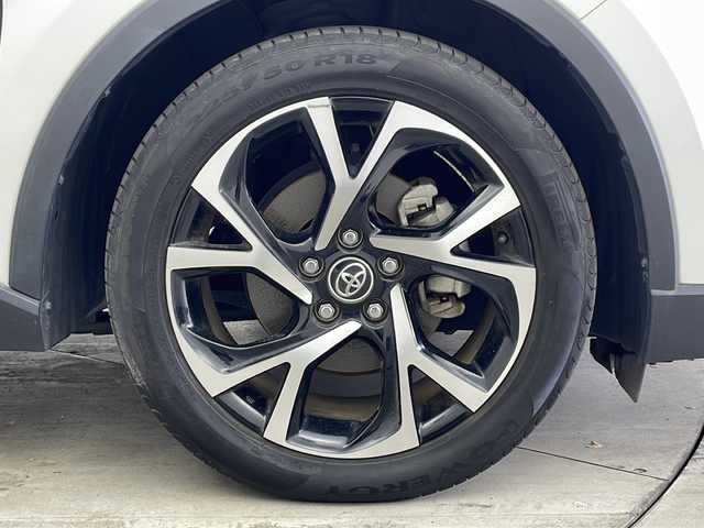 トヨタ Ｃ－ＨＲ G LEDエディション 兵庫県 2018(平30)年 7.1万km ホワイトパールクリスタルシャイン ・純正ナビ＆TV＆CD＆DVD＆BT＆SD/・バックカメラ/・ハーフレザーシート/・前席シートヒーター/・トヨタセーフティセンス/・プリクラッシュセーフティシステム（歩行者検知機能付 衝突回避支援タイプ/ミリ波レーダー＋単眼カメラ方式）/・レーンディパーチャーアラート（ステアリング制御付）/・オートマチックハイビーム/・レーダークルーズコントロール（全車速追従機能付）/・クリアランスソナー/・ブラインドスポットモニター/・ドアミラーヒーター/・nanoeエアコン/・ブレーキホールド/・本革巻きステアリング/・ビルトインETC/・純正18インチAW/・防眩ミラー/・プッシュスタート