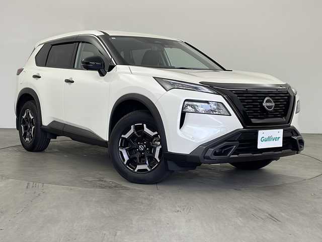 日産 エクストレイル X e－4ORCE エクストリーマーX 兵庫県 2023(令5)年 1.1万km ブリリアントホワイトパール ・寒冷地仕様/・純正12.3インチナビ&TV&BT&USB&ApleCarPlay/・ビルトインETC2.0/・アラウンドビューモニター/・社外前方ドライブレコーダー/・エマージェンシーブレーキ/・プロパイロット/・踏み間違い防止/・標識検知機能/・車線逸脱警報装置　/・ブラインドスポットモニター/・クルーズコントロール/・オートマチックハイビーム/・オートライト/・パワーバックドア/・合皮シート/・前席パワーシート/・前席シートヒーター/・運転席メモリーシート/・ステアリングヒーター/・ステアリングスイッチ/・AC100V電源/・寒冷地仕様/・電動パーキング/・ブレーキホールド/・デジタルルームミラー/・LEDライト/・フォグライト/・社外ゴムマット/・スマートキー/・スペアキー/・プッシュスタート/・保証書/・取扱説明書