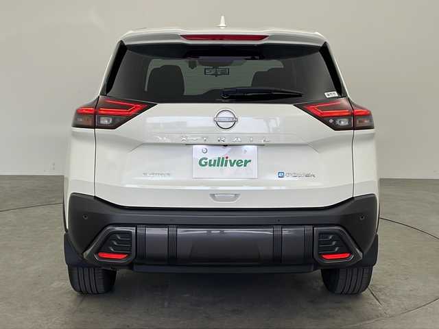 日産 エクストレイル X e－4ORCE エクストリーマーX 兵庫県 2023(令5)年 1.1万km ブリリアントホワイトパール ・寒冷地仕様/・純正12.3インチナビ&TV&BT&USB&ApleCarPlay/・ビルトインETC2.0/・アラウンドビューモニター/・社外前方ドライブレコーダー/・エマージェンシーブレーキ/・プロパイロット/・踏み間違い防止/・標識検知機能/・車線逸脱警報装置　/・ブラインドスポットモニター/・クルーズコントロール/・オートマチックハイビーム/・オートライト/・パワーバックドア/・合皮シート/・前席パワーシート/・前席シートヒーター/・運転席メモリーシート/・ステアリングヒーター/・ステアリングスイッチ/・AC100V電源/・寒冷地仕様/・電動パーキング/・ブレーキホールド/・デジタルルームミラー/・LEDライト/・フォグライト/・社外ゴムマット/・スマートキー/・スペアキー/・プッシュスタート/・保証書/・取扱説明書