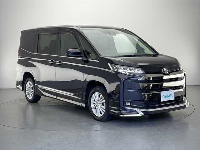 トヨタ ノア S－Z 長野県 2023(令5)年 2.7万km スパークリングブラックパールクリスタルシャイン 4WD/純正メモリナビ/Bluetooth/CD/DVD/フルセグTV/ETC2.0/社外前後ドライブレコーダー(TZ-DR210)/バックカメラ/デジタルインナーミラー/車線逸脱抑制機能/ブラインドスポットモニター/プロアクティブドライビングアシスト/リヤクロストラフィックアラート/衝突被害軽減システム/安心降車アシスト/ヘッドアップディスプレイ/ロードサインアシスト/ライフサイクルアセスメント/フロントクロストラフィックアラート/コーナーセンサー/フォグランプ/ウィンカーミラー/前席シートヒーター/両側パワースライドドア/ハンズフリードア/ステアリングスイッチ/純正ドアバイザー/純正フロアマット/純正16インチAW装着/LEDヘッドライト/スマートキー