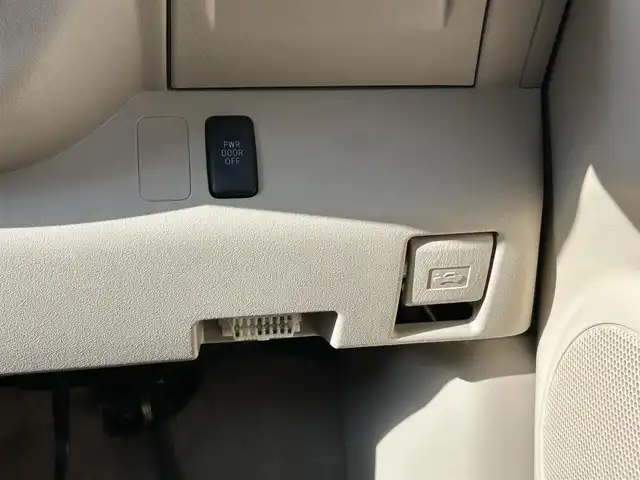トヨタ ポルテ 130i Cパッケージ 長野県 2007(平19)年 11.6万km シルバーマイカM 社外ナビ(AM/FM/TV/AUX)/純正フロアマット/ドアバイザー/電動格納ミラー/取説/記録簿