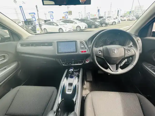 ホンダ ヴェゼル ハイブリッド X 岡山県 2014(平26)年 11.9万km クリスタルブラックパール (株)IDOMが運営する【じしゃロン岡山店】の自社ローン専用車両になります。こちらは現金またはオートローンご利用時の価格です。自社ローンご希望の方は別途その旨お申付け下さい/・純正ナビゲーション/・バックカメラ/・センシング/・ＥＴＣ