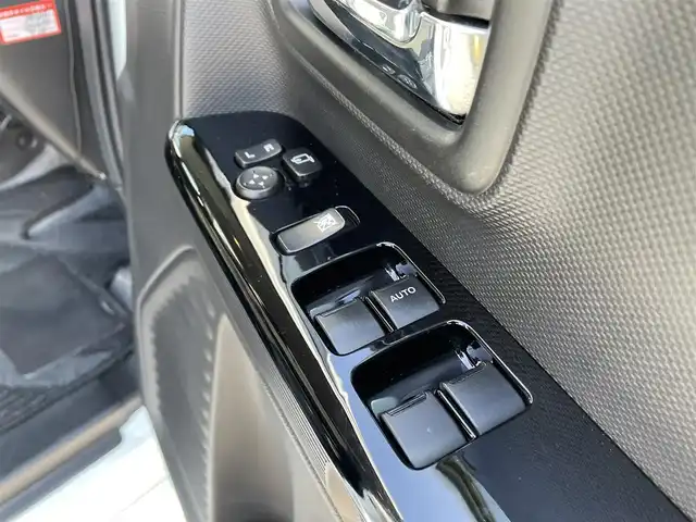 スズキ スペーシア カスタム HYBRID GS 愛知県 2019(平31)年 9.6万km ピュアホワイトP (株)IDOMが運営する【じしゃロン名古屋鳴海店】の自社ローン専用車両になりますこちらは現金またはオートローンご利用時の価格です。自社ローンご希望の方は別途その旨お申付け下さい/プッシュスタート/社外ナビ・地デジTV/　（CD/DVD/BT）/左側パワースライドドア/ETC/LEDライト