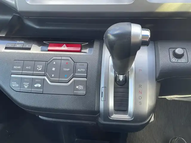 ホンダ ステップワゴン スパーダ Z クールスピリット 愛知県 2012(平24)年 11.9万km プレミアムスパークルブラックパール 【(株)IDOMが運営する【じしゃロン名古屋鳴海店】の自社ローン対象車両になります。こちらは現金ご利用時の価格です。自社ローンご希望の方は別途その旨お申付け下さい。】/ワンセグテレビ/バックカメラ/ドアバイザー/両側パワースライドドア/クルーズコントロール/ウィンカーミラー/フォグランプ/HID/オートライト/電動格納ミラー/純正アルミホイール/Bluetooth