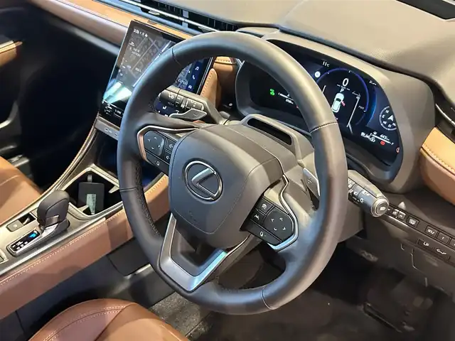 レクサス ＬＢＸ リラックス 道央・札幌 2024(令6)年 0.4万km ソニッククォーツ LexusTeammateAdvancedDrive(渋滞時支援)/　+緊急時操舵支援/　+FCTA/　+LCA/　+ドライバーモニター連携/LexusTeammateAdvancedPark(リモート機能付)/+PKSB/ドライブレコーダー(前後)/ヘッドアップディスプレイ/LexusSafetySystem+/パノラミックビューモニター/本革シート/シートヒーター/ステアリングヒーター/純正メモリナビ/フルセグTV/USB/Bluetooth/パワーテールゲート
