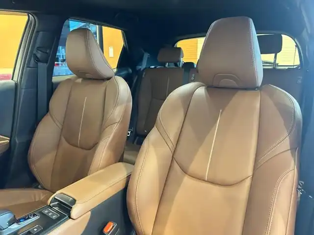 レクサス ＬＢＸ リラックス 道央・札幌 2024(令6)年 0.4万km ソニッククォーツ LexusTeammateAdvancedDrive(渋滞時支援)/　+緊急時操舵支援/　+FCTA/　+LCA/　+ドライバーモニター連携/LexusTeammateAdvancedPark(リモート機能付)/+PKSB/ドライブレコーダー(前後)/ヘッドアップディスプレイ/LexusSafetySystem+/パノラミックビューモニター/本革シート/シートヒーター/ステアリングヒーター/純正メモリナビ/フルセグTV/USB/Bluetooth/パワーテールゲート