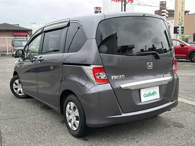 ホンダ フリード G ジャストセレクション 富山県 2014(平26)年 7.5万km モダンスティールM スマートキー/３列シート/社外ナビ（VIE-X05）/フルセグTV/DVD再生/Bluetooth/ビルトインETC/バックカメラ/純正フロアマット/ドアバイザー/横滑り防止装置/取扱説明書