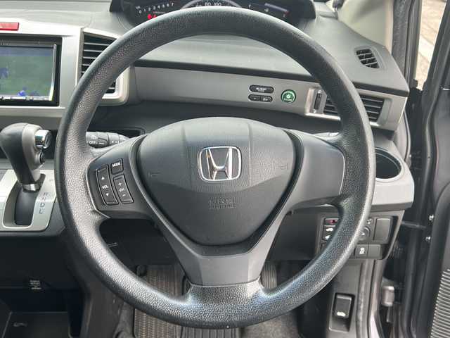 ホンダ フリード G ジャストセレクション 富山県 2014(平26)年 7.5万km モダンスティールM スマートキー/３列シート/社外ナビ（VIE-X05）/フルセグTV/DVD再生/Bluetooth/ビルトインETC/バックカメラ/純正フロアマット/ドアバイザー/横滑り防止装置/取扱説明書