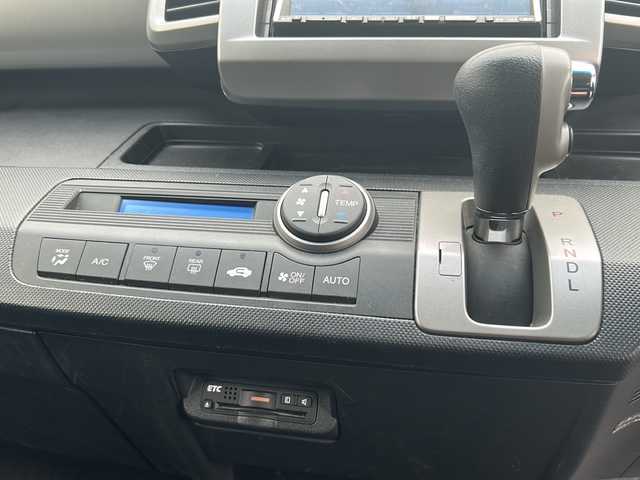 ホンダ フリード G ジャストセレクション 富山県 2014(平26)年 7.5万km モダンスティールM スマートキー/３列シート/社外ナビ（VIE-X05）/フルセグTV/DVD再生/Bluetooth/ビルトインETC/バックカメラ/純正フロアマット/ドアバイザー/横滑り防止装置/取扱説明書