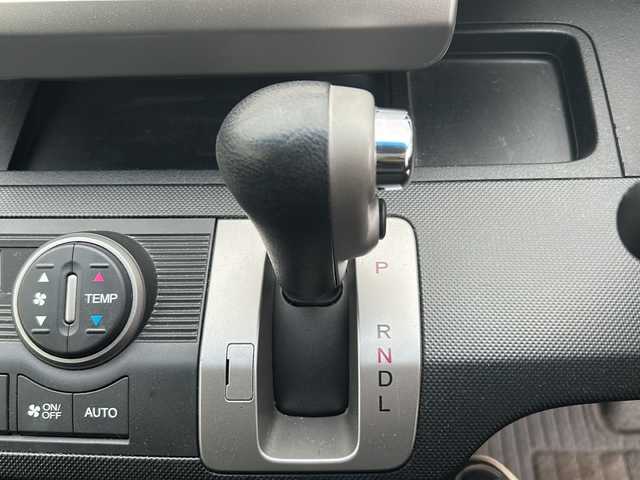ホンダ フリード G ジャストセレクション 富山県 2014(平26)年 7.5万km モダンスティールM スマートキー/３列シート/社外ナビ（VIE-X05）/フルセグTV/DVD再生/Bluetooth/ビルトインETC/バックカメラ/純正フロアマット/ドアバイザー/横滑り防止装置/取扱説明書