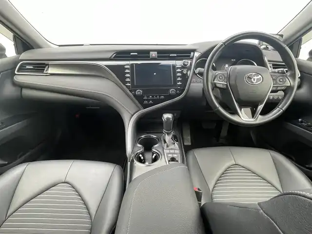 トヨタ カムリ WS 福岡県 2019(令1)年 6.4万km プラチナホワイトパールマイカ 純正ナビ/フルセグTV/CD/DVD/BT/AUX/バックカメラ/PCS/ＬＤＡ/レーダークルーズコントロール/ＢＳＭ/クリアランスソナー/HUD/オートハイビーム/パワーシート/ビルトインＥＴＣ２．０/純正アルミ/フルセグＴＶ/ＣＤ／ＤＶＤ再生/ブルートゥース