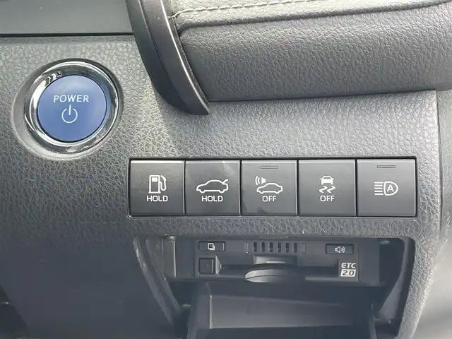 トヨタ カムリ WS 福岡県 2019(令1)年 6.4万km プラチナホワイトパールマイカ 純正ナビ/フルセグTV/CD/DVD/BT/AUX/バックカメラ/PCS/ＬＤＡ/レーダークルーズコントロール/ＢＳＭ/クリアランスソナー/HUD/オートハイビーム/パワーシート/ビルトインＥＴＣ２．０/純正アルミ/フルセグＴＶ/ＣＤ／ＤＶＤ再生/ブルートゥース